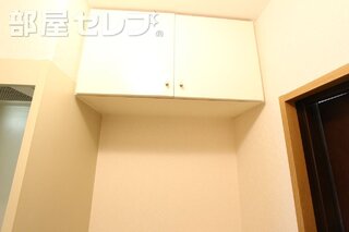 下駄箱上にも収納できます。