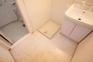 ※102号室内装写真参照