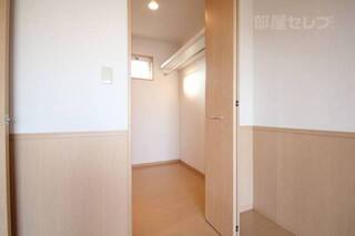 ※102号室内装写真参照
