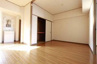 ＊401号室参照