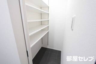 大きなシューズボックス