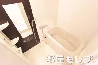 人気の追い焚き付きのお風呂です。