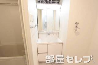 きれいな洗髪洗面化粧台です。