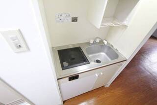電気コンロのシステムキッチンです。