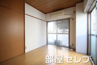 違う角度からの居室。