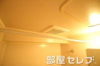 浴室カーテン付けれます。