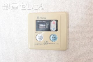 インターフォンで来客時も確認できます。（イメージ写真）