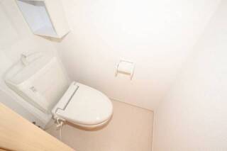 ウォシュレット付の落ち着くトイレです