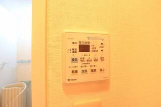 いそがしい方に便利な浴室乾燥機です。