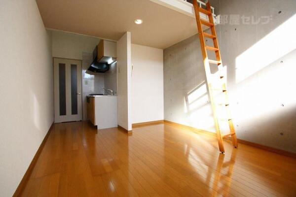 明るいお部屋です。