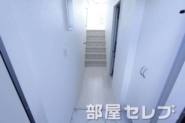 玄関からの写真です。