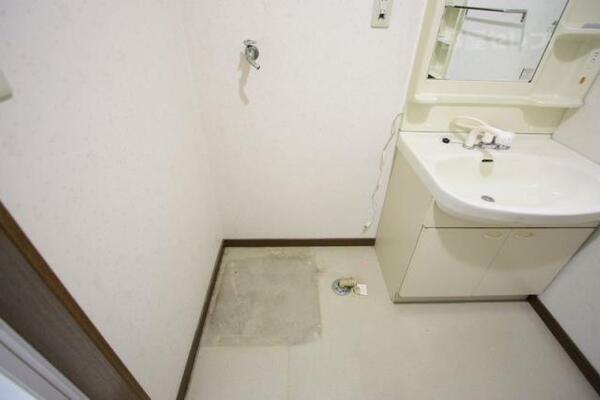 室内洗濯機置場です。