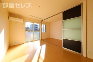 間仕切りを広げれば大きな1Ｒにもなります。