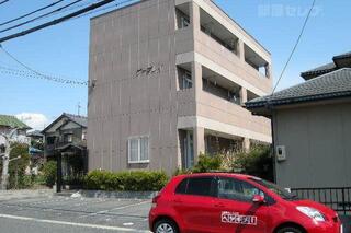 シンプル且つ凝ったデザインの外観