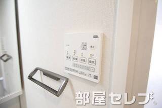 浴室乾燥機付き。