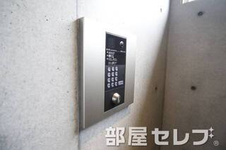 オートロック完備。