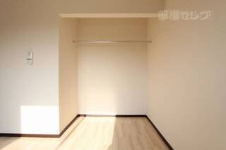 使い勝手の良いオープン収納です