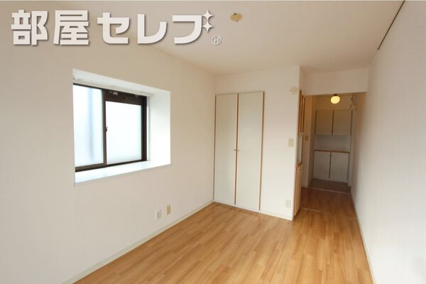 下駄箱と上部収納です。