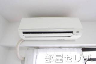 リビング、ダイニングにエアコン2機ついています。