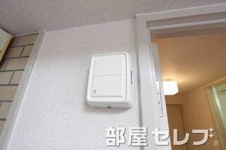 室内呼び鈴ついています。