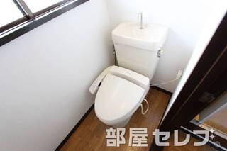 ウォシュレット付きのお手洗いです。