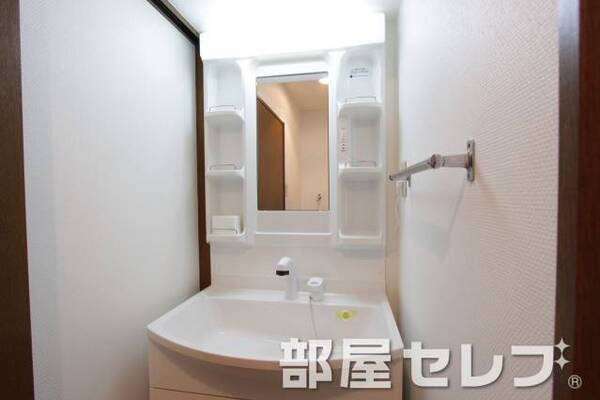 洗髪洗面化粧台。