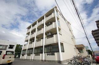 柱に特徴のあるきれいな外観です。