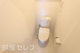 温水洗浄便座ついてますよ。