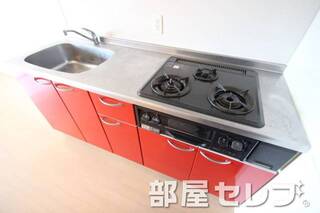 3口コンロ付システムキッチン。