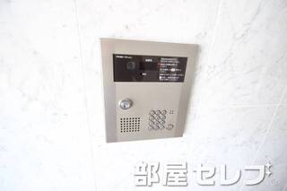 オートロック完備。