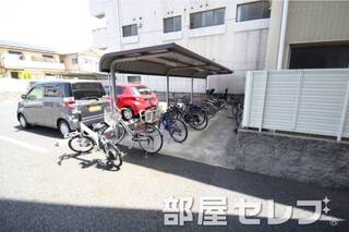 駐輪場。