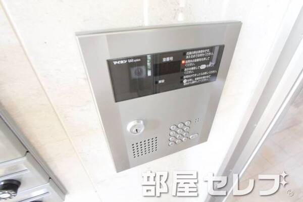 オートロック完備。