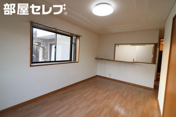 12.1帖のカウンターキッチンです。