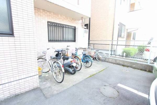 ※405号室内装写真参照