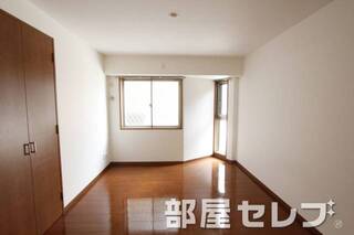 白を基調にした落ち着いたお部屋です。イメージ写真