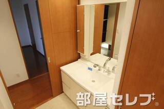 独立洗面台もワイドで使い勝手が良いです。イメージ写真