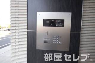 オートロック完備。