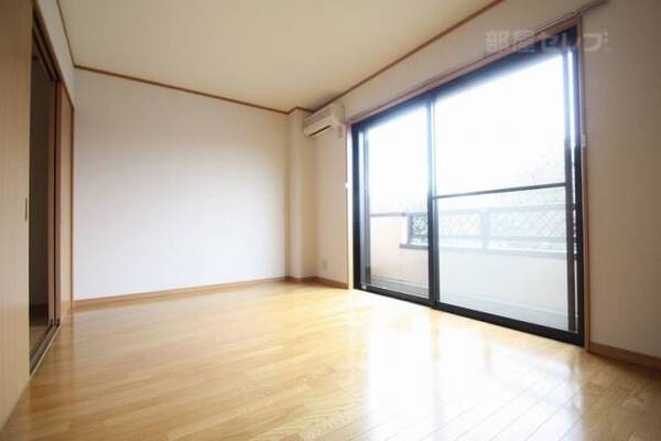 南面ベランダのお部屋日当たり良好です