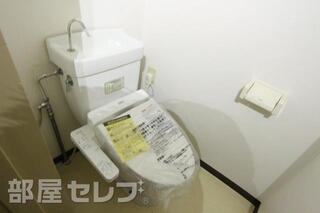 新品シャワートイレ付きですよ