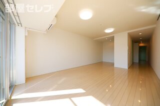 きれいなフローリングは家具も映えますよ