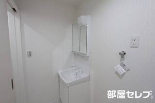 人気の設備独立洗面台あり。