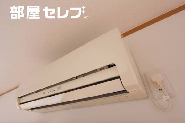 冷暖房エアコン。