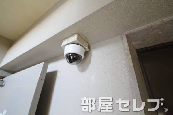 防犯カメラで監視中