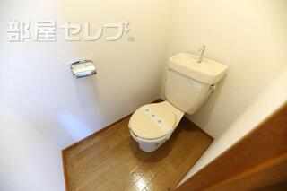 シンプルなトイレですよ