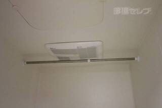 浴室乾燥機付き。