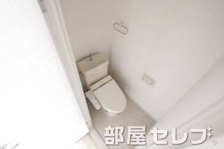 温水便座付きのトイレです。