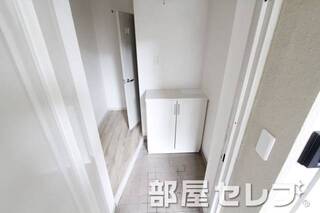 シューズボックスありの玄関です。