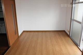 光の入る明るいお部屋です。