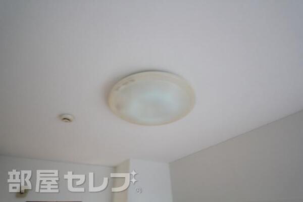 照明も付いてますよ。