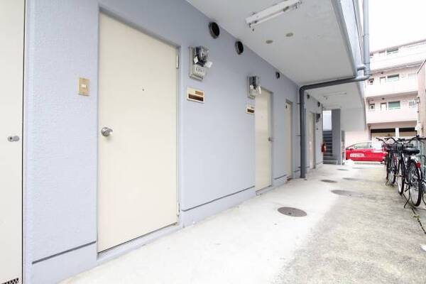 キレイに掃除された廊下です。